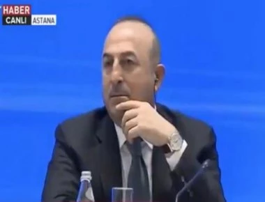 Τσαβούσογλου σε δημοσιογράφο: «Πως σας λένε; Κάνετε ερωτήσεις σε στυλ FETO»